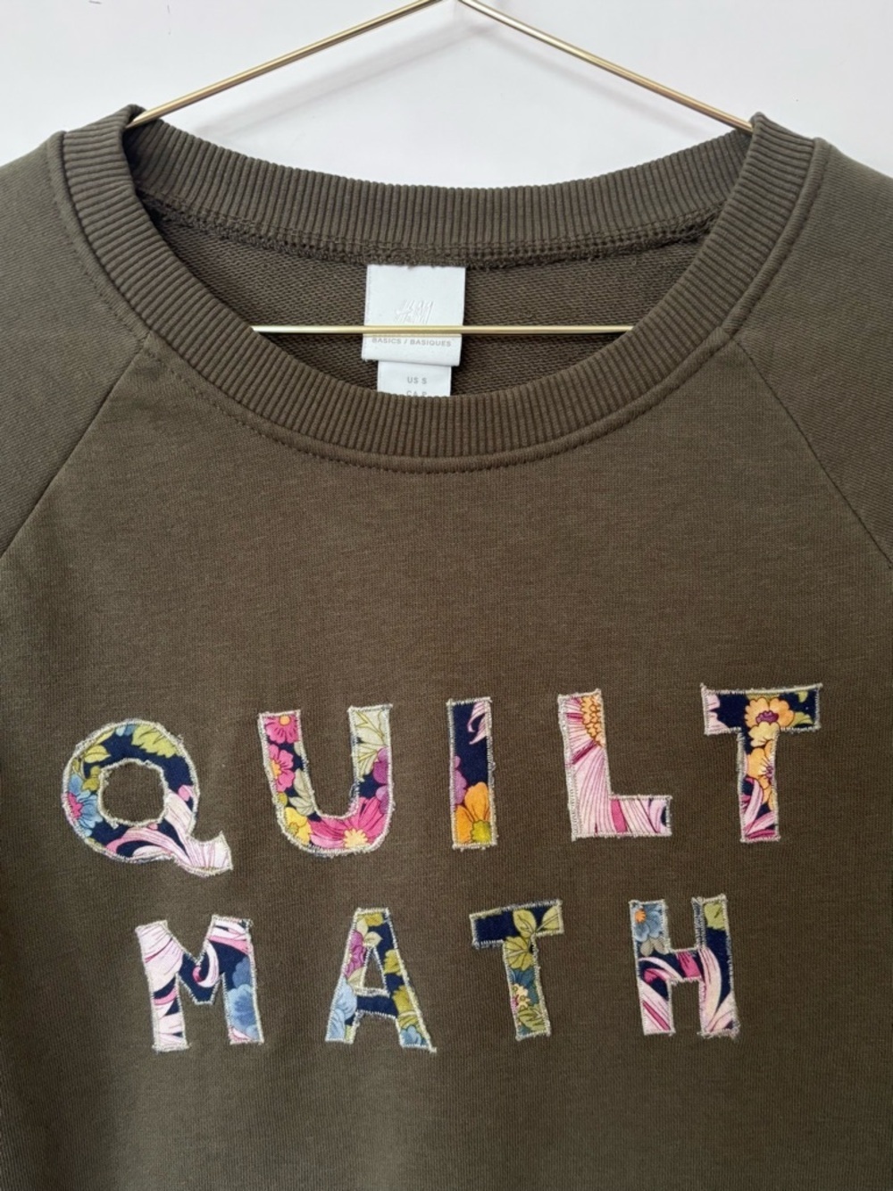 H&M| ‘Quilt Math’ Olive Green Comfy Cropped Sweatshirt w/Quilted Patches Sz S - Picture 4 of 4